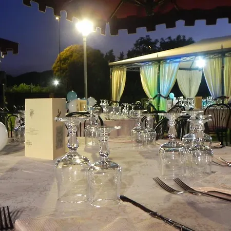 Teatro Hotel Tufo (Latina)